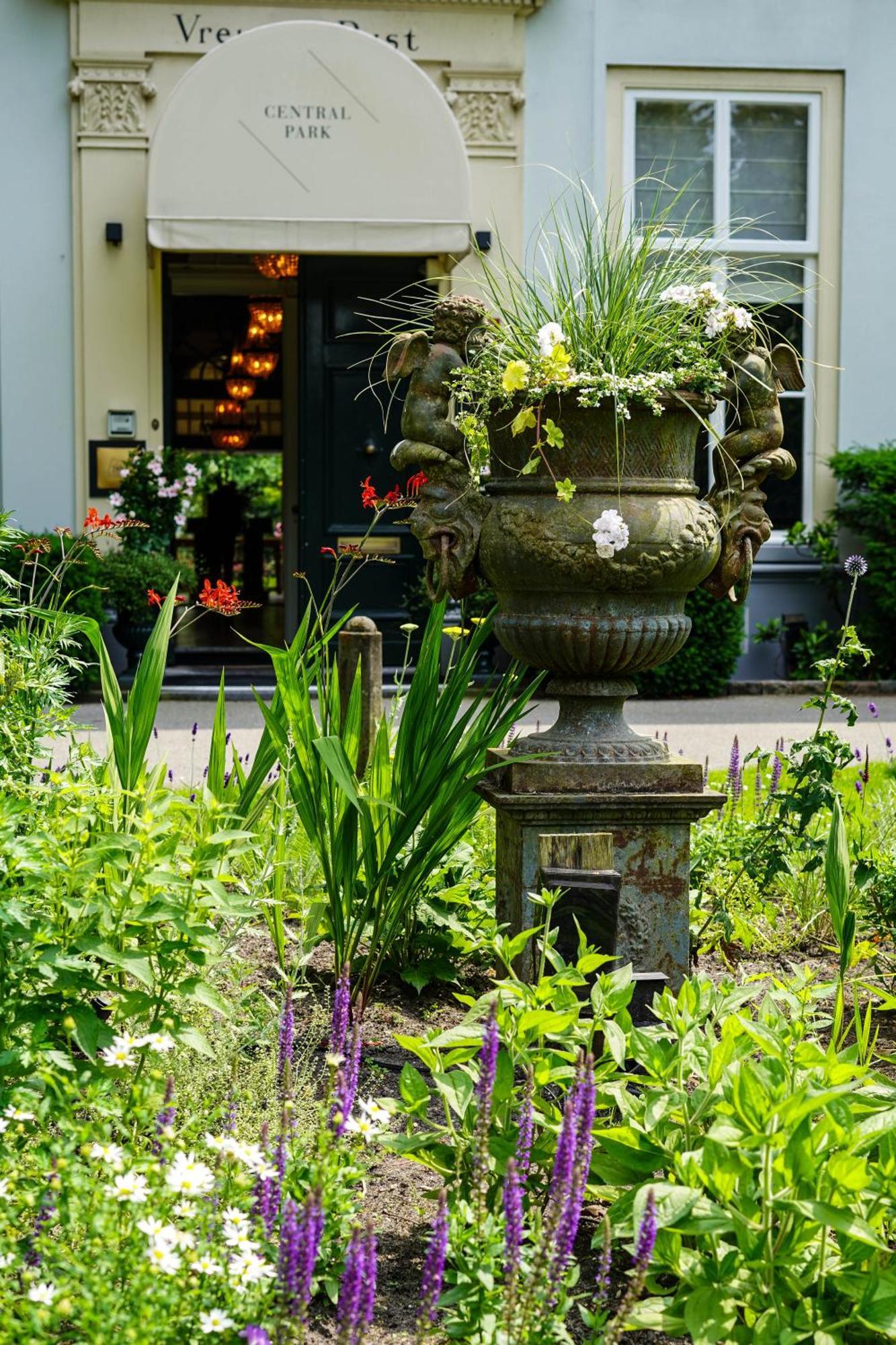Central Park Voorburg - Relais & Chateaux ภายนอก รูปภาพ